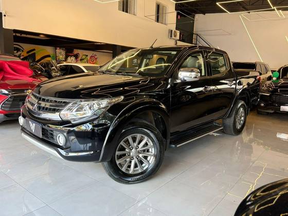 MITSUBISHI L200 TRITON 2.4 16V TURBO DIESEL SPORT HPE CD 4P 4X4 AUTOMÁTICO